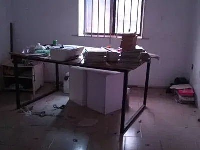 4 Rooms Office Space