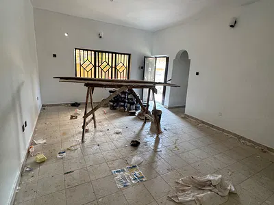 Sharp Two Bedroom Apartment with Band a Light