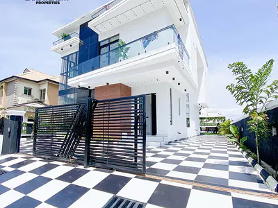 5 Bed Fully Detached Swimming Pool, Site-Out Lounge & Wine Cellar