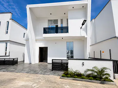 Luxury 3 & 4 Bedroom Fully Detached Duplex