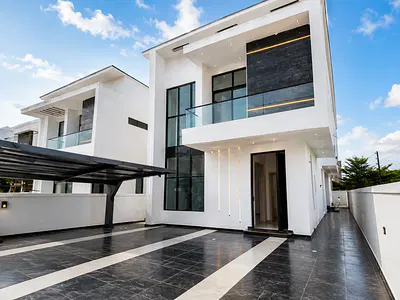 Luxury 5 Bedroom Fully Detached Duplex
