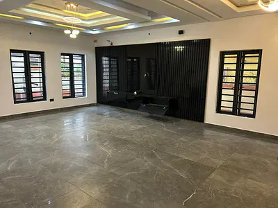 4 Bedroom Duplex with Office