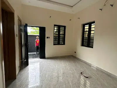 Newly Built and Modern Downstairs Mini Flat, Video