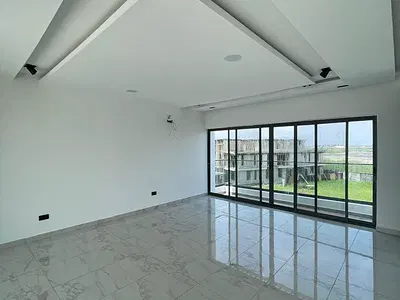 Contemporary 5 Bedroom Semi Detached Duplex with BQ