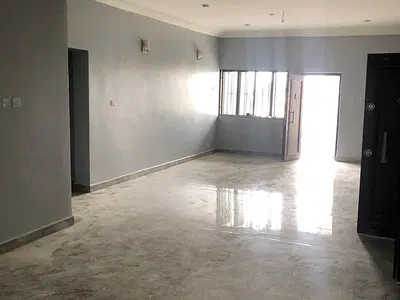 Very Sharp Clean 3 Bedrooms Flat Ground Floor in an Estate