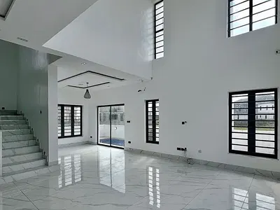 Luxury 5 Bedroom Fully Detached Duplex