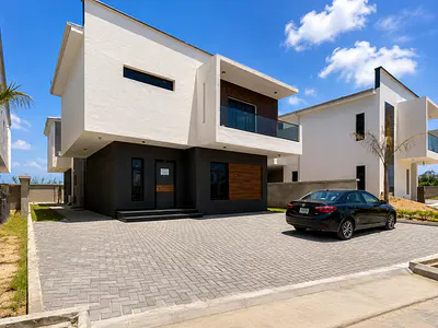 Luxury 5 Bedroom Fully Detached Duplex