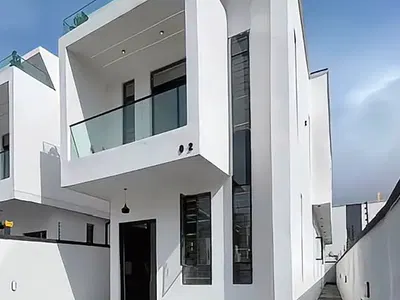Luxury 5 Bedroom Fully Detached Duplex