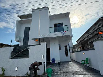 4 Bedrooms Semi Detached Duplex