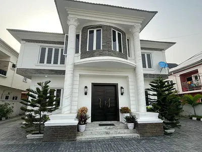 7 Bedroom Detached Duplex with Boy's Quarters