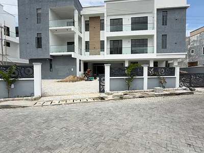 Newly Built 2 Bedroom Apartment in a Gated Estate in Osapa London
