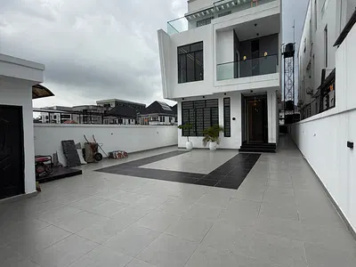 Well Finished 5 Bedroom Detached Duplex with Swimming BQ