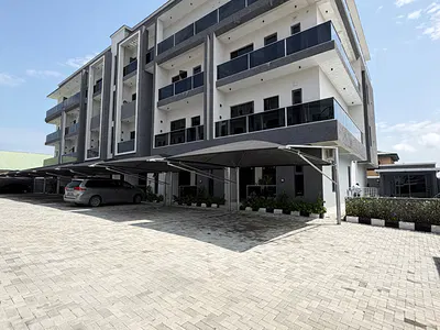 Astonishing 3 Bedroom Penthouse with Swimming Pool, Gym and in Elevator