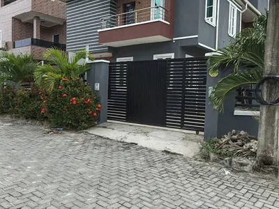 Tastefully 5 Bedroom Fully Detached with a BQ