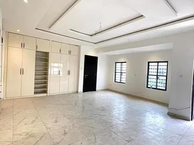 Luxurious Brand New 5 Bedroom Fully Detached with 2 BQ