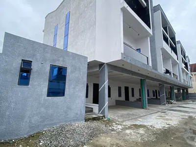 4 Bedroom Terrace with Swimming Pool