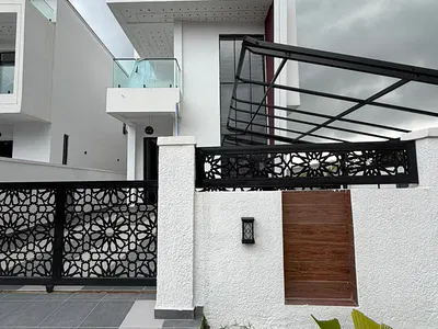 Luxury 4 Bedroom Detached House