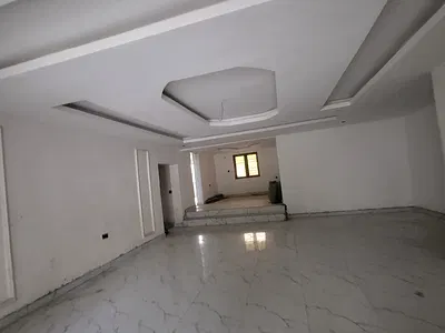 Brand New, Luxurious Massive 3 Bedroom Flat