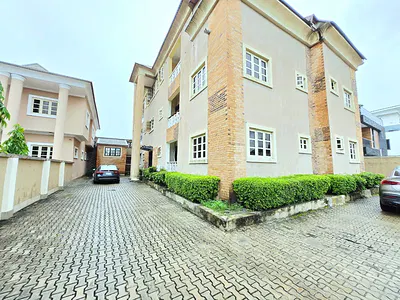 Commercial Self Service 3 Bedroom Apartment