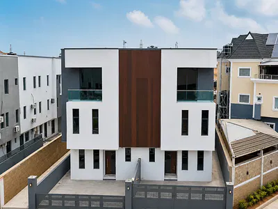 Contemporary 3-Bedroom Semi-Detached Duplex with BQ