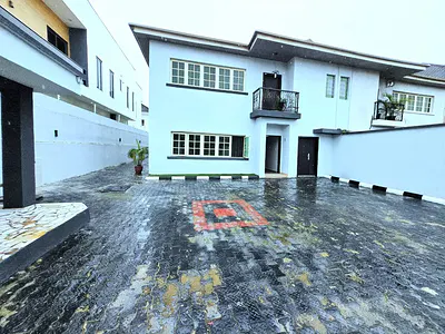 4 Units of Prime 2-Bedroom Apartments