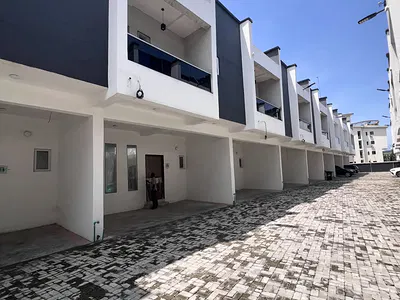 4 Bedroom Terrace