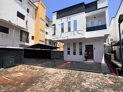 5 Bedroom Detached Duplex