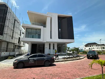 Luxury 5 Bedroom Bedroom Duplex