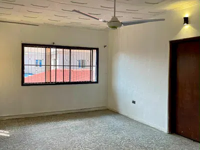 Spacious 3 Bedroom Upstairs