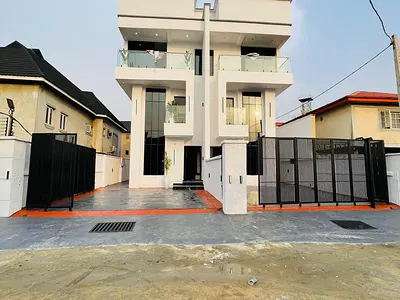 Magnificently Built 5 Bedroom Semi Detached Duplex