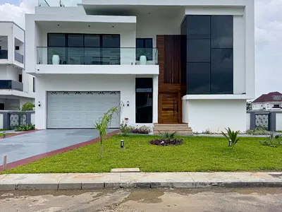 Luxurious 6 Bedroom Fully Detached Pool, Cinema Duplex