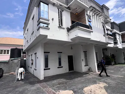 4 Bedroom Semi Detached