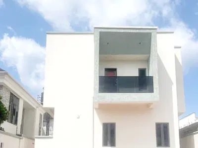 Luxury 3 Bedroom Terrace Duplex with BQ
