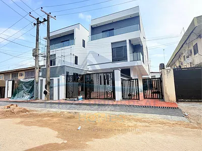 Well Built 4 Bedroom Semi Detached Duplex with BQ