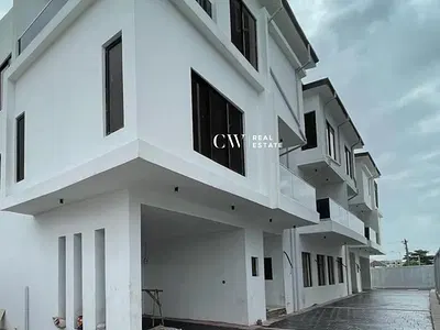5 Bedroom Detached Duplex