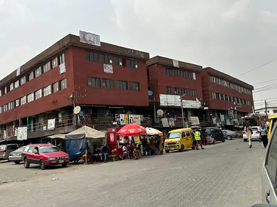 3 Units of a Three Story Building Plaza with Over 134shops