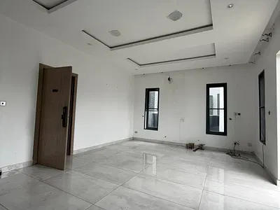 Exquisite 5bedroom Detached Duplex with BQ