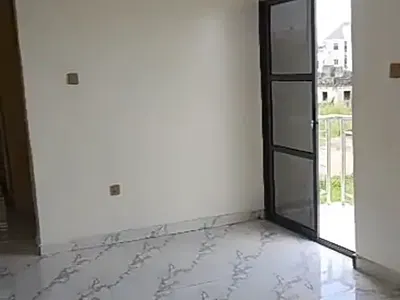 Spacious Upstairs Mini Flat at Sango Tedo { Video}>