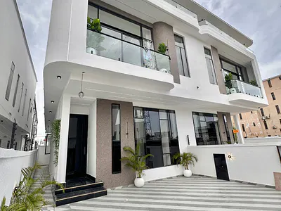 4 Bedroom Semi-Detached House