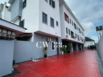 4-Bedroom Terraced Duplex with BQ