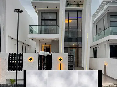 Spacious 5 Bedroom Detached Duplex with BQ