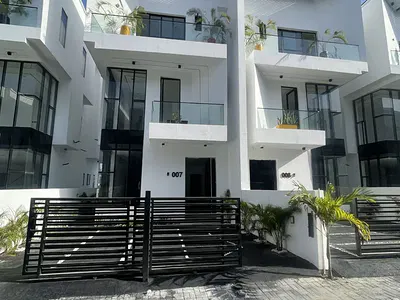 Impeccable Finnished 4 Bedroom Semi-Detached Triplex + BQ