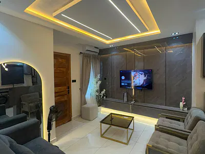 Luxe Brand New 2 - Bedroom Apartment