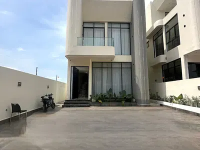 5 Bedroom Fully Detached Duplex with BQ, Pool & Cinema