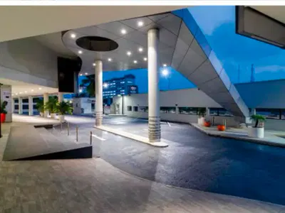 1000 Grade a Office Space 12 Floors High Rise Water Front
