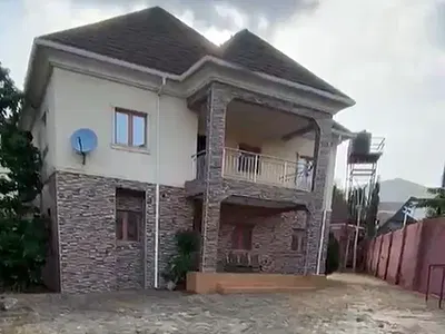 5 Bedrooms Fully Detached Duplex