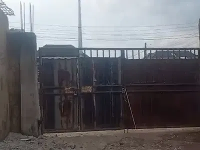 Dry Gated Full Plot of Land