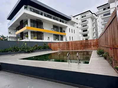 Newly Built and Spacious 2 Bedroom Apartment with a Room Swimming Available