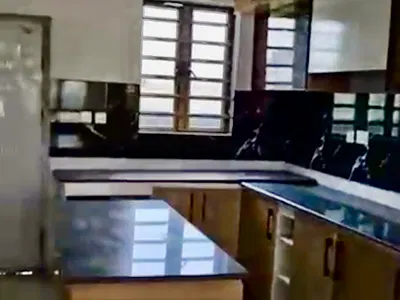 Newly Built Corner Piece: Spacious and Luxurious