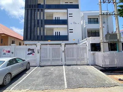 3 Bedroom Apartment with Swimming Pool, Gym
